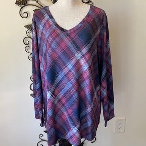 NWT CJ Banks Long Sleeve Top    V-Neck   Polyester   Navy/Purple Plaid      2X